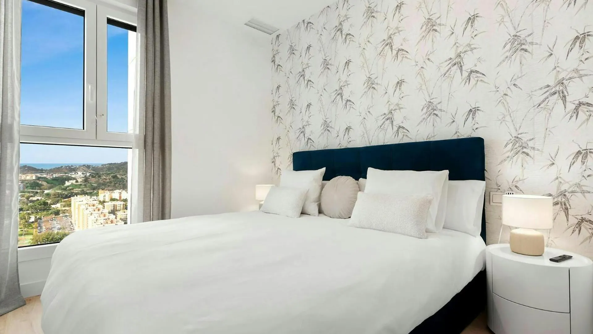 Malaga Eye Pool & Parking Free Appartement