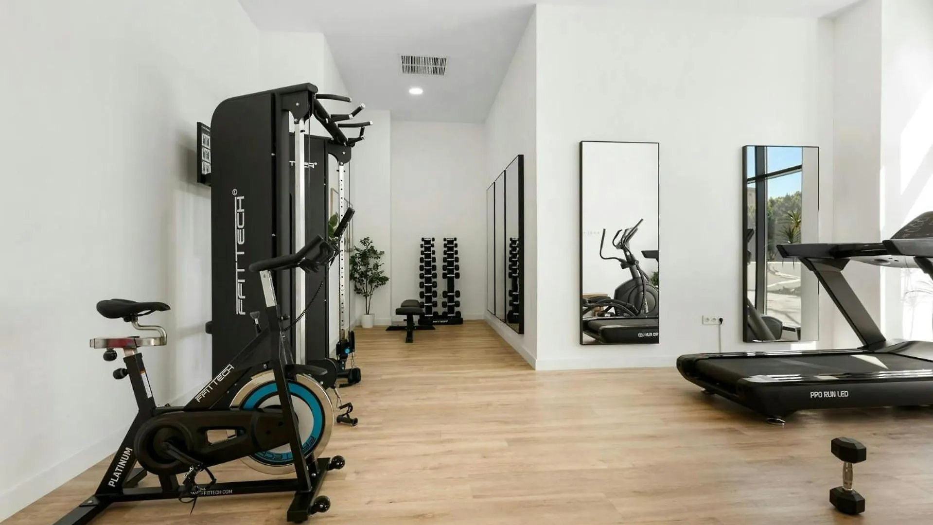 Malaga Eye Pool & Parking Free Appartement
