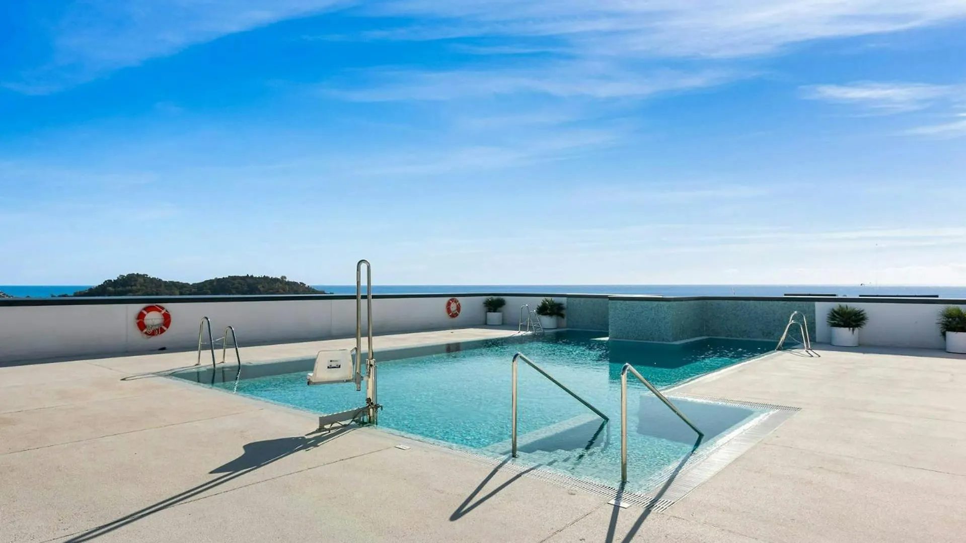 Malaga Eye Pool & Parking Free Lejlighed
